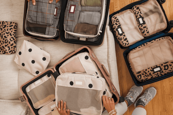 Holiday_Blog-75Gifts-Image-3-Travel